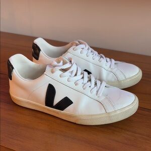 COPY - Veja Women’s Size 8